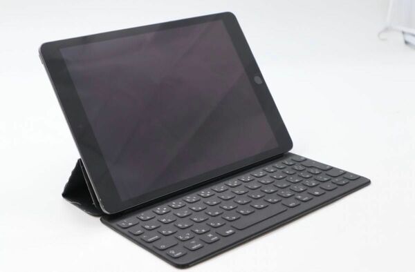 iPad 第9世代　256GB smart folio keyboard 付き