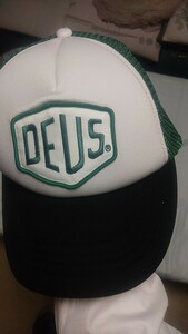 DEUS shield trucker