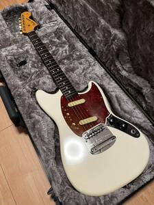 Fender traditional 60s mustang デカール上貼り期