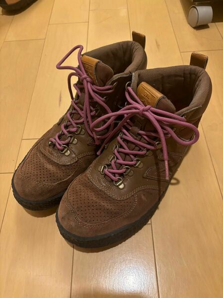 ニューバランス　New Balance WRC574BM 25センチ