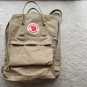 リュック Kanken (FJALLRAVEN/フェールラーベン)