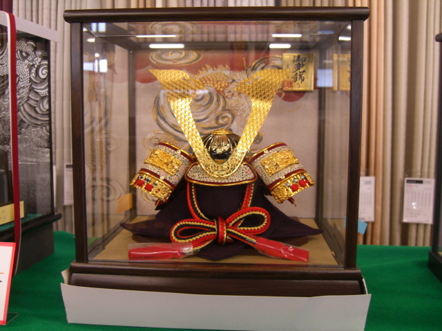 [TI Yamamuro Furniture] [Kostenloser Versand im ganzen Land] ◆ Jungenfest! Maipuppe! Kabuto-Ornament Nr. 10! Kofferornament! B33, 5 x T39 x H36 cm! (Neues Ausstellungsstück), Jahreszeit, Jährliche Veranstaltungen, Kindertag, Helm