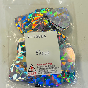 【送料無料】FERNANDES[フェルナンデス] 三角ピック DIAMOND&PEARL P-100 ピンク・ブルー・グリーン 0.75mm (シルバー)50枚