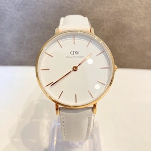 ★ Daniel Wellington ダニエルウェリントン　腕時計　Classic B32R4　32mm　ホワイト　稼働品