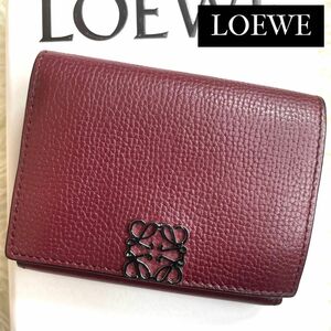 美品 入手困難 付属品 / LOEWE ロエベ アナグラムトリフォルド6ccウォレット 三つ折り財布 グレインカーフスキン ベリー