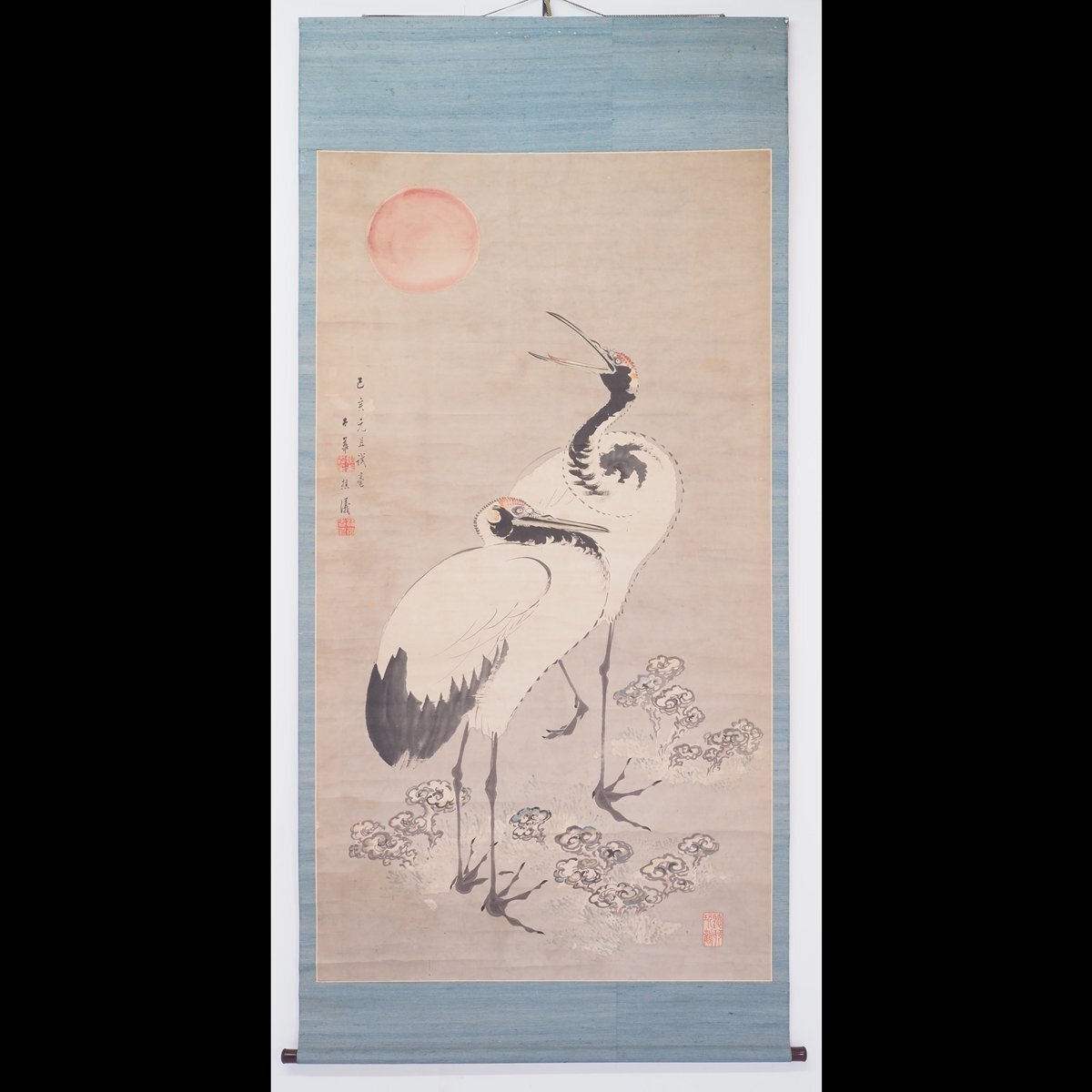 [Authentique] [Watarikan] [Fukuda Taika] 9050 Rouleau suspendu Peinture japonaise Soleil levant avec deux grues Papier Peinture de fleurs et d'oiseaux Kumamoto Higo Fondateur de l'école Higo Tosa Inscrit, Peinture, Peinture japonaise, Fleurs et oiseaux, Faune