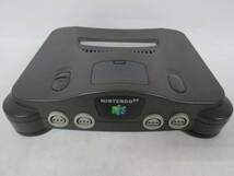 【0328h Y0391】 NINTENDO 64 本体 NUS-001 アダプター NUS-002 コントローラー2点付き 任天堂 通電のみ確認OK 動作未確認 ジャンク _画像2