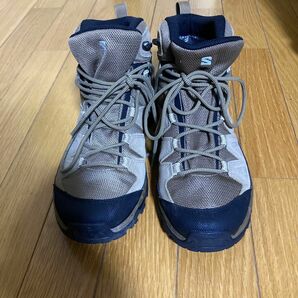 サロモンの登山靴になります！　　　　　　　　quest rove クエストローブのGORE-TEXです。一度林道で1時間歩いてます