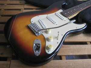 Squier by Fender(スクワイアー フェンダー)BULLET STRAT 3CS 3トーンサンバースト★ストラトタイプ エレキギター 中古品 ギグバッグ付