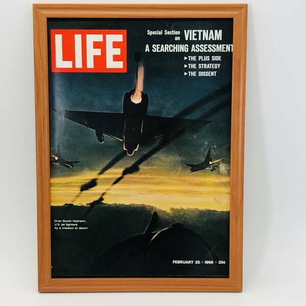 『 LIFE ベトナム戦争 表紙 』ビンテージ 表紙　60年代　フレーム 付 ポスター 当時物 額付 LIFE 雑誌 アンティーク オリジナル