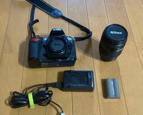 ニコン Nikon D200 デジタル一眼レフカメラ　レンズ付き