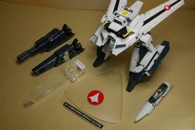 超時空要塞マクロス ハセガワ 1/72 VF-1S ストライク ガウォーク バルキリー 塗装済完成品 _画像10