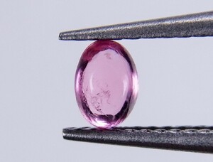 《Сила драгоценного камня》 Сильная флуоресценция! УФ / розовый шпинель 0,26CT Рут