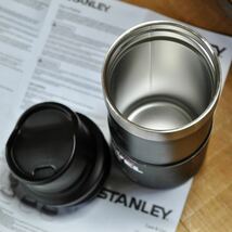 スタンレーSTANLEYクラシック真空ワンハンドマグⅡ0.35Lマットブラック 正規品　真空断熱ボトル 水筒 保冷保温タンブラー アウトドア_画像4