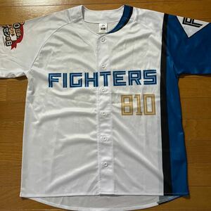 日本ファイターズ　ユニフォーム　フリーサイズ　シャウエッセン　#810