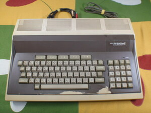 NEC　PC-8001mkⅡ　NEC　パーソナルコンピューター　PC-8001MKⅡ　電源入りました。レトロ　アンティーク