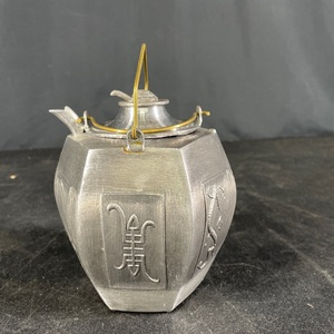 q88*中国茶器？ 詳細不明 亀蓋 龍鳳紋 金属製 錫製？ 酒器 茶器 急須 置物 伝統 工芸品 六角ちろり インテリアや飾りにも 熱燗 古美術