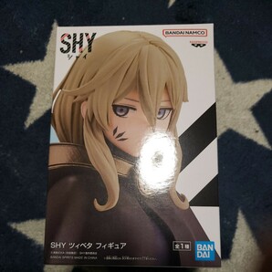 ツィベタ 「SHY」 フィギュアの画像1