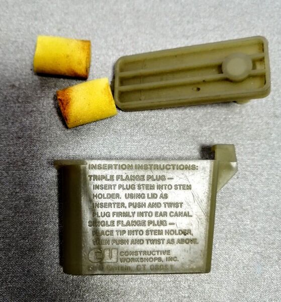 米軍 イヤープラグケース★1980年代★コインケースやピルケースに