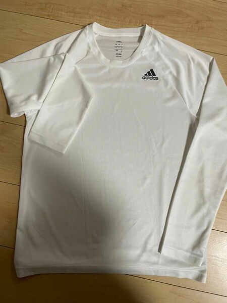 adidas 速乾スポーツ　白長袖Tシャツ　Mサイズ