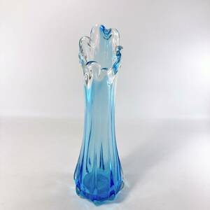 [ retro ] marble glass vase one wheel .. light blue flower base 