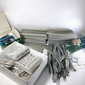 【ジャンク】Nゲージ線路セット（レール・橋・小屋・組み立て部品・パワーパックスタンダード）