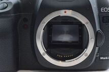 Canon EOS 5D MarkII ボディ　ショット数約12800回・バッテリーグリップ付　　＃D0052403001Y_画像6