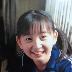 【トレカ付】ジュニア アイドル 飯田里穂 ファースト 写真集『プール』グラビア モデル 子役 天才てれびくん ○学生 ★帯付★ ■送料無料■