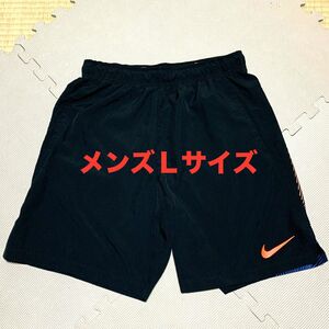 美品　NIKE ナイキ　トレーニングハーフパンツ　メンズＬサイズ