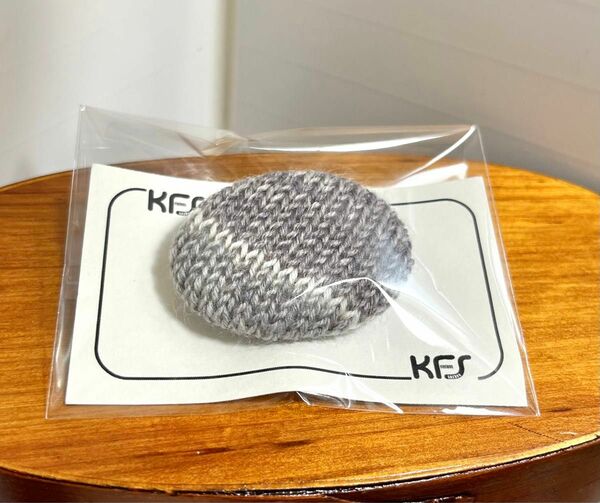 【新品】KFS opal毛糸のブローチ　オパール毛糸　ニット　ブローチ