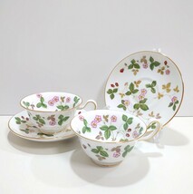 未使用 英国製 Wedgwood ウェッジウッド ワイルドストロベリー 2客 ペア ティーカップ＆ソーサー ピオニー 食器 インテリア 新品 箱付き_画像4