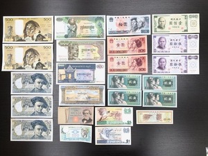 『★外国紙幣 旧紙幣 ピン札 折れ少なめ等 計24枚 外国紙幣 フランス 中国 中華民国 シンガポール 東南アジア 旧札 レターパックプラス』