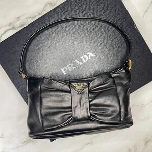 プラダ　PRADA ショルダーバッグ ハンドバッグ レザー