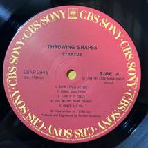 美盤 ストレイタス Stratus / スローイング・シェイプス Throwing Shapes 28AP2946 LP レコード アナログ盤_画像2