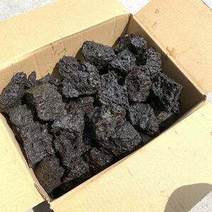 溶岩石 焼き石 サウナ BBQ 20キロ 50-100ｍｍ 黒 ミックスブラック サウナストーン 石 家庭用サウナ 焼き石 石 溶岩 テントサウナの画像1