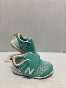 ● Сделка! New Balance Baby Shoes IO223AQA Aqua 13.5㎝ Тонкое дно, хорошая гибкость и легко ходить с магическим типом ленты, который легко пройти.