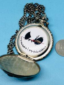 (E50)コレクション(*'▽')ナイトメア・蓋付き懐中時計（電池交換済）つや消しシルバー懐中時計USED（送料全国一律185円）素敵な時計です。