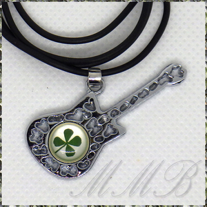 [PENDANT NECKLACE] Real Four Leaf Clover 四葉のクローバー エレキギター ペンダント ネックレス