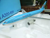 ♪♪美品♪♪大韓航空/エアバス A300-600 1：200 精細金属製モデル♪♪_画像4