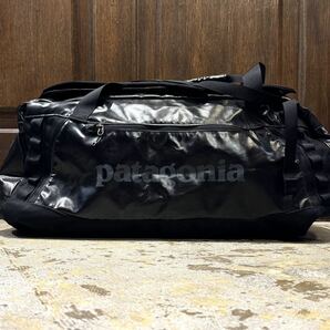 新品同様 2015 PATAGONIA BLACK HOLE DUFFUL BAG 55L Blackパタゴニア ブラックホールダッフルバッグ バックパック ボストン 登山 キャンプの画像1