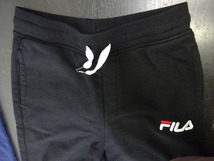 送料込み 未使用訳あり品 ２枚セット FILA スウェットパンツ トレーニングパンツ キッズサイズ S（７/８） L（14/16） ネイビー/ブラック_画像6