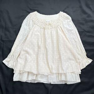 [ beautiful goods ] Pink House frill & embroidery race shirt blouse ribbon pearl equipment ornament 