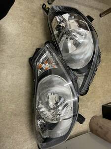 AD van head light left right set VY12