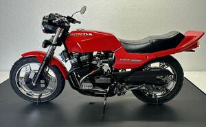 aoshima 1/12 HONDA CBX400F 赤ソリ 塗装済完成品 タミヤディスプレイケースD付き！