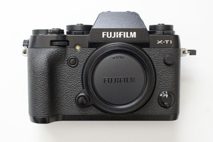 富士フィルム　FUJIFILM X-T1 ボディ（ブラック）ミラーレス一眼カメラ　USED 中古品