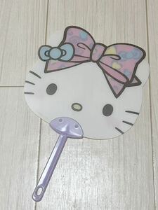 美品　サンリオ　うちわ　一度使用　キラキララメ　Sanrio キティーちゃん