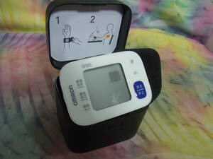 1円～ OMRON/オムロン デジタル 手首式 自動血圧計 HEM-6183