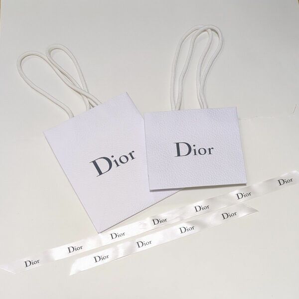 Dior ショッパー　リボン付き　紙袋