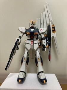 【組立品】機動戦士ガンダム プラモデル MG 1/100 RX-93 νガンダム（ニューガンダム） 機動戦士ガンダム逆襲のシャア