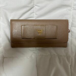 PRADA リボン　財布